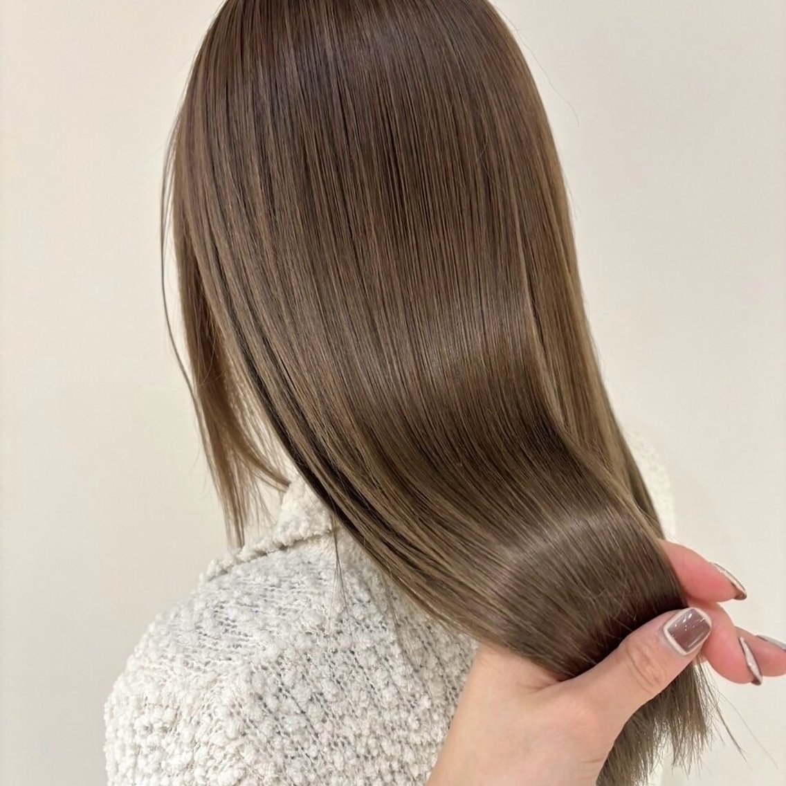 ロング カット トリートメント Karin/レイヤー ＆ナチュラルカラーのヘアスタイル