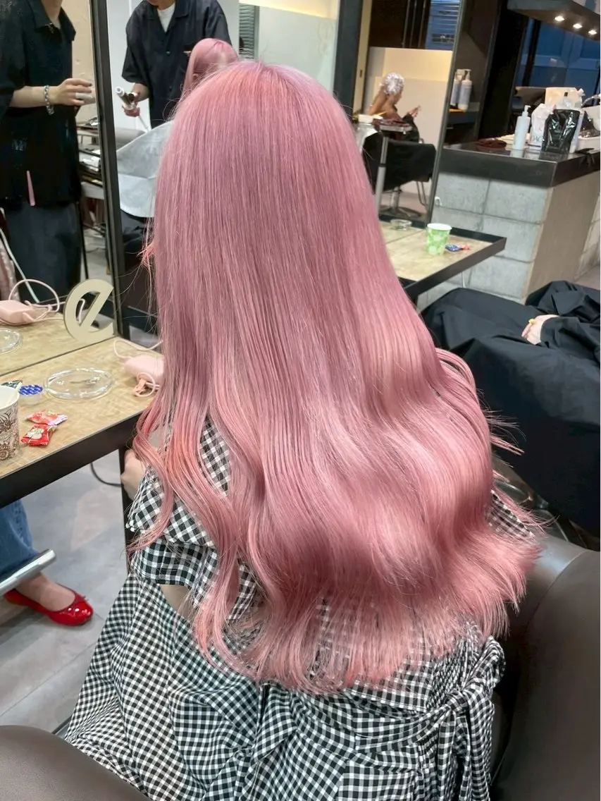 ロング カラー ブリーチ 透明感カラー ハイトーンカラー ヘアカラー ハイトーンカラー💞 くるみ🎀のヘアスタイル