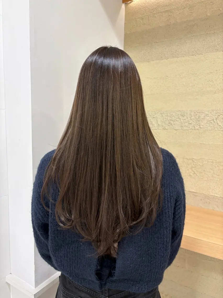 ロング カラー ベージュカラー オリーブベージュ レイヤーカット カット ヘアカラー ayana/ 透明感カラー🫧艶感のヘアスタイル