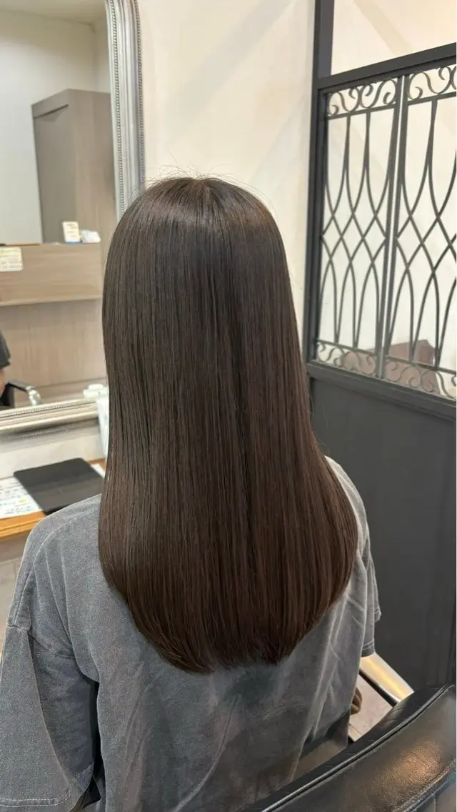 ロング カラー 堀川 希歩のヘアスタイル