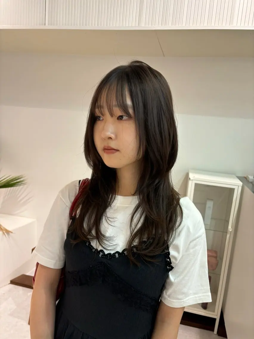 ロング カラー ハッシュカット 韓国風ヘア レイヤーカット カット ヘアカラー トリートメント レイヤーカット🎀 kanaのヘアスタイル