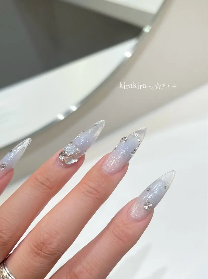 ネイル nailist mana𖤐´-のネイルデザイン
