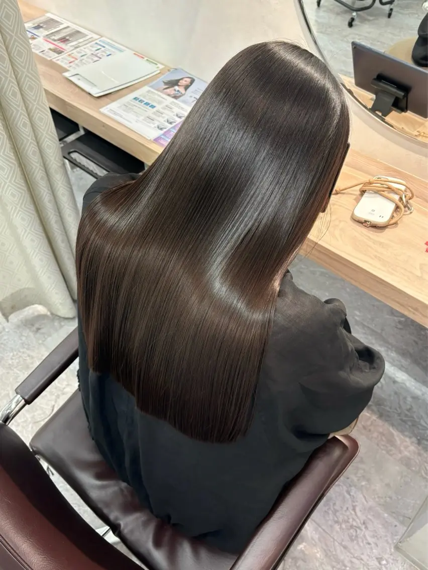🥯平日限定🥯🤍人気No.3☕️🤍カット＋縮毛矯正＋髪質改善ULTOWAトリートメント💇🏻‍♀️✨の写真