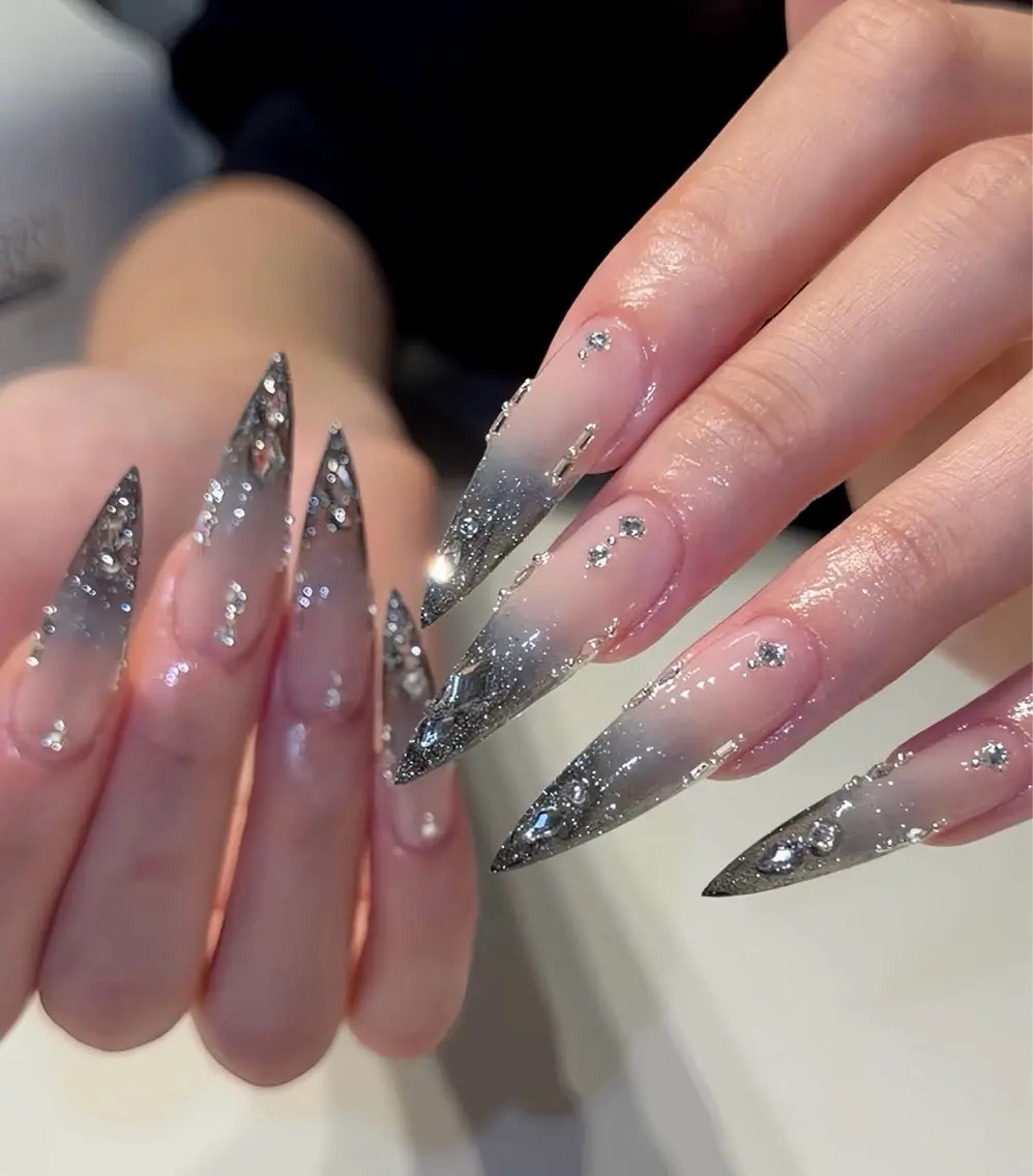 ネイル アートネイル ボルドー フレンチネイル ジェルネイル 氷ネイル・うるうるネイル ハンドネイル Julie NailSalonのネイルデザイン
