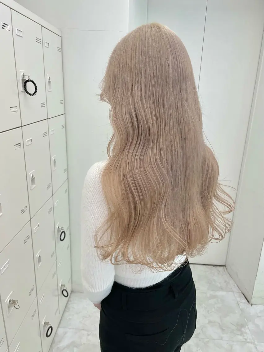 ロング カラー ヘアアレンジ ヘアカラー トリートメント ヘッドスパ ヘアセット ウルフカット×ハイ トーン職人🤍ゆうひのヘアスタイル