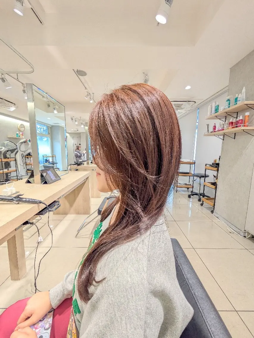 ロング 顔周りカット レイヤーカット Director金野 麻衣子のヘアスタイル