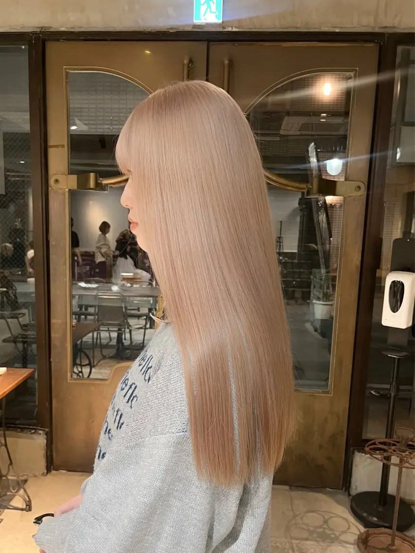 ロング カラー ベージュカラー ブロンド ハイトーンカラー ハイトーンベージュ ミルクティーベージュ ヘアカラー トリートメント ヘアセット 似合わせベージュ 🍯ayumi🍯のヘアスタイル