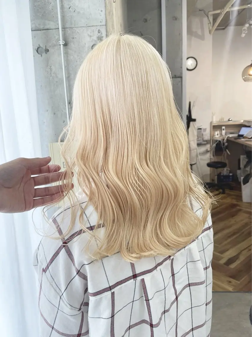 ロング カラー ヘアアレンジ ベージュカラー ブリーチ ブロンド ケアブリーチ ダブルカラー ヘアカラー lani ブリーチ /ダブルカラーのヘアスタイル