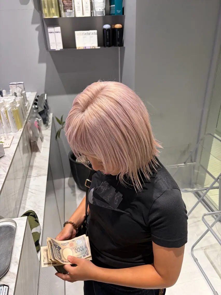 カラー cocoyu/新宿 /ブリーチカラーのヘアスタイル