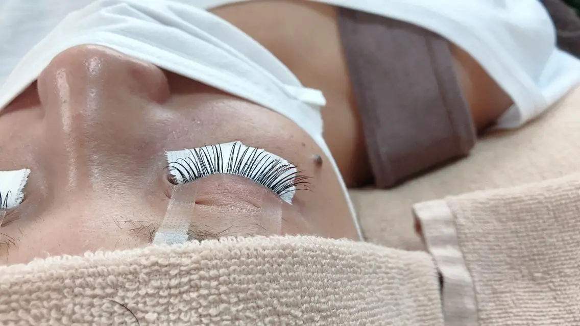 マツエク・マツパ カラーマツエク フラットラッシュ EYEsalon PATRA《パトラ》のマツエク・マツパデザイン