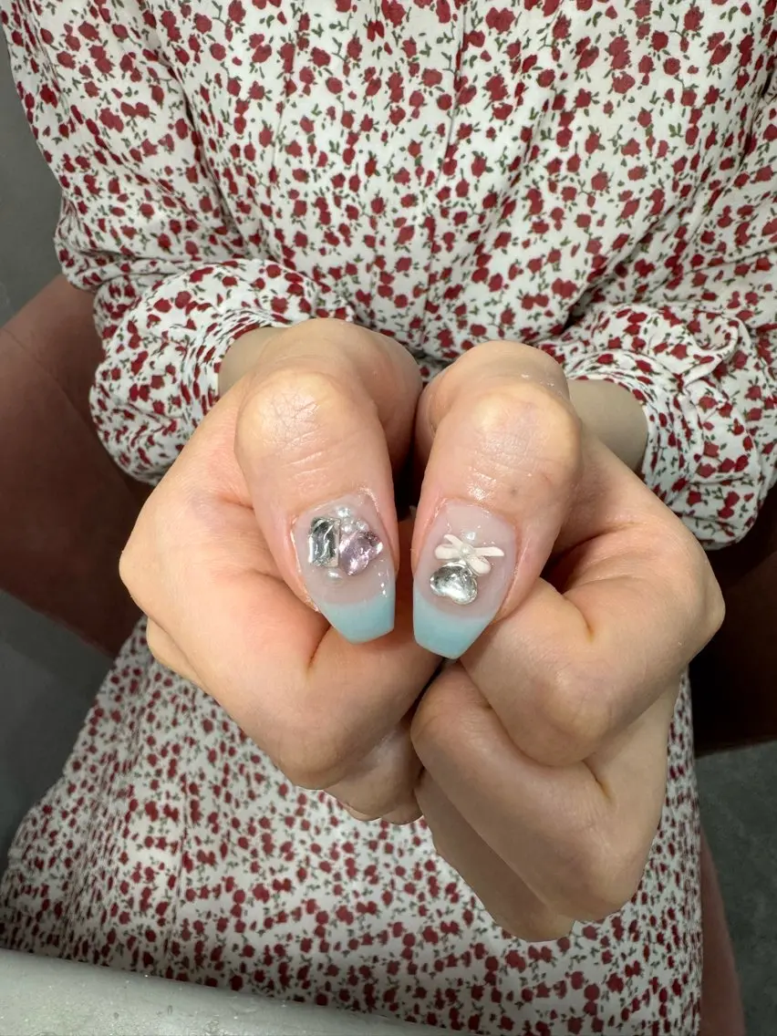ネイル LAVISH 大和店 emi･:*+のネイルデザイン