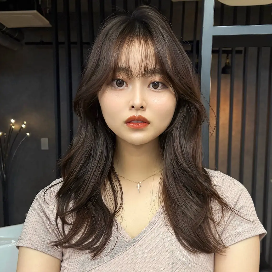 ロング カラー カット ヘアカラー トリートメント 新宿/レイヤーカット 髪質改善/小顔見せのヘアスタイル