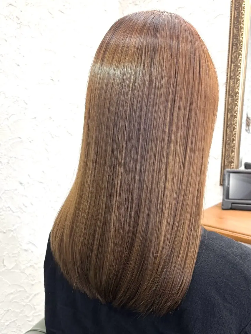 ロング ボブ ハイライト 髪質改善 レイヤーカット 縮毛矯正 ヘアカラー 末吉 慶多のヘアスタイル