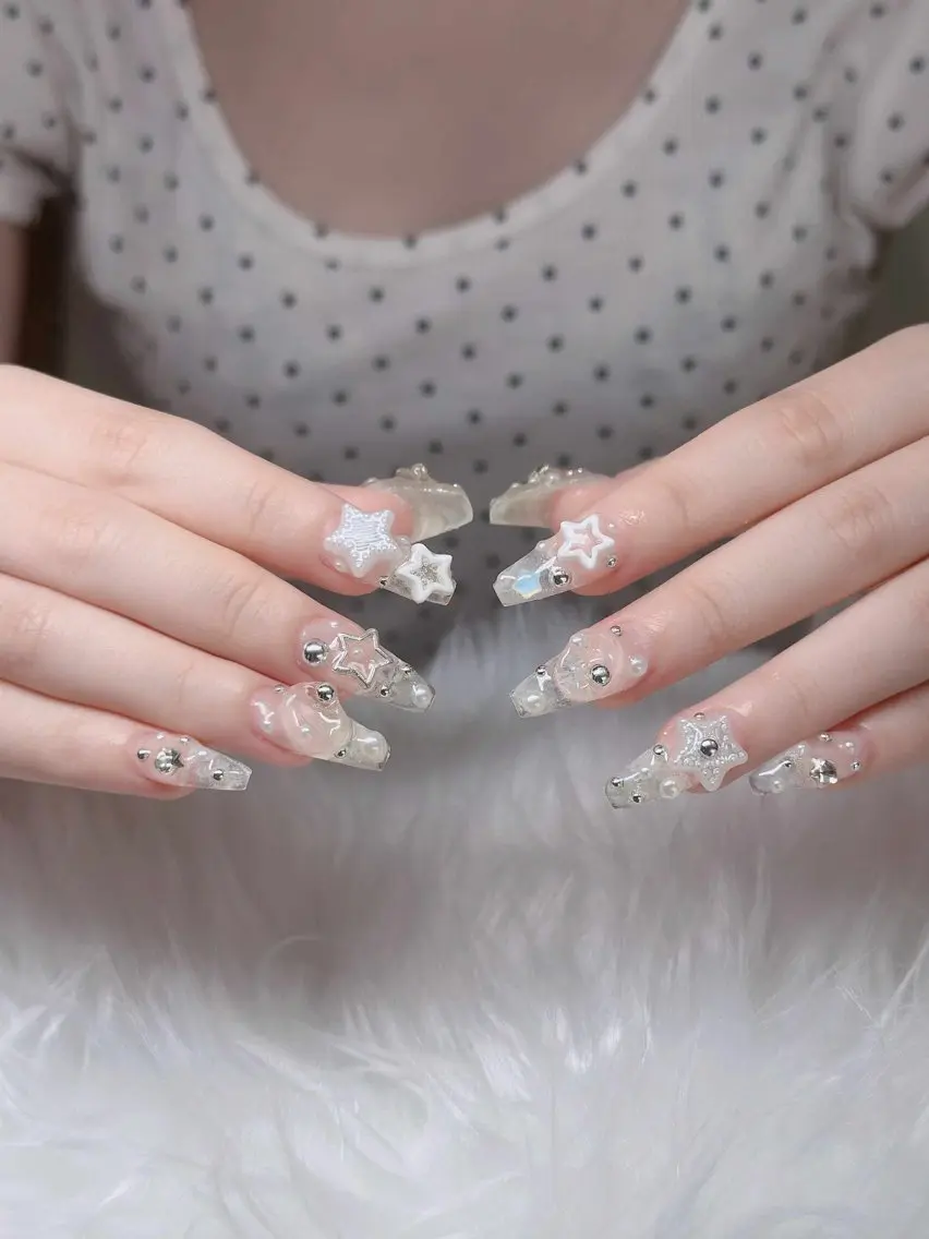 ネイル オーロラネイル フレンチネイル ジェルネイル ハロウィン キラキラネイル H.baby Nail Salonのネイルデザイン