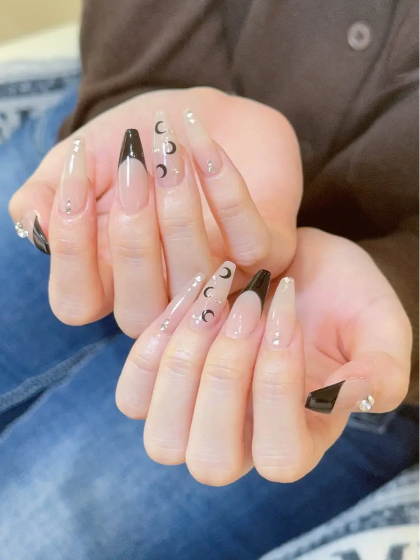 ネイル チークネイル 長さ出し フレンチネイル ガーリー 韓国ネイル ハンドネイル ハンドケア 🦋Yumi Nail🦋Momoのネイルデザイン