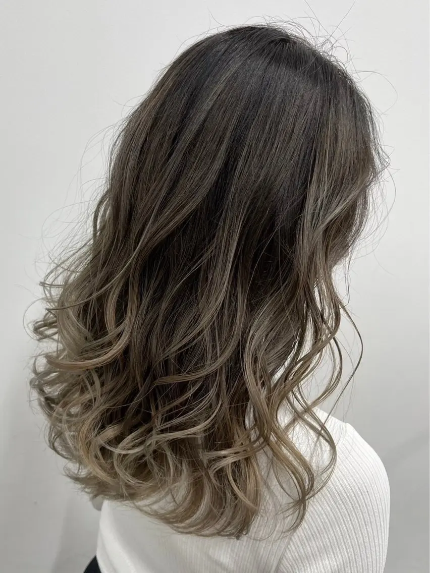 ロング ambleluxe 🌈透明感カラー中野のヘアスタイル