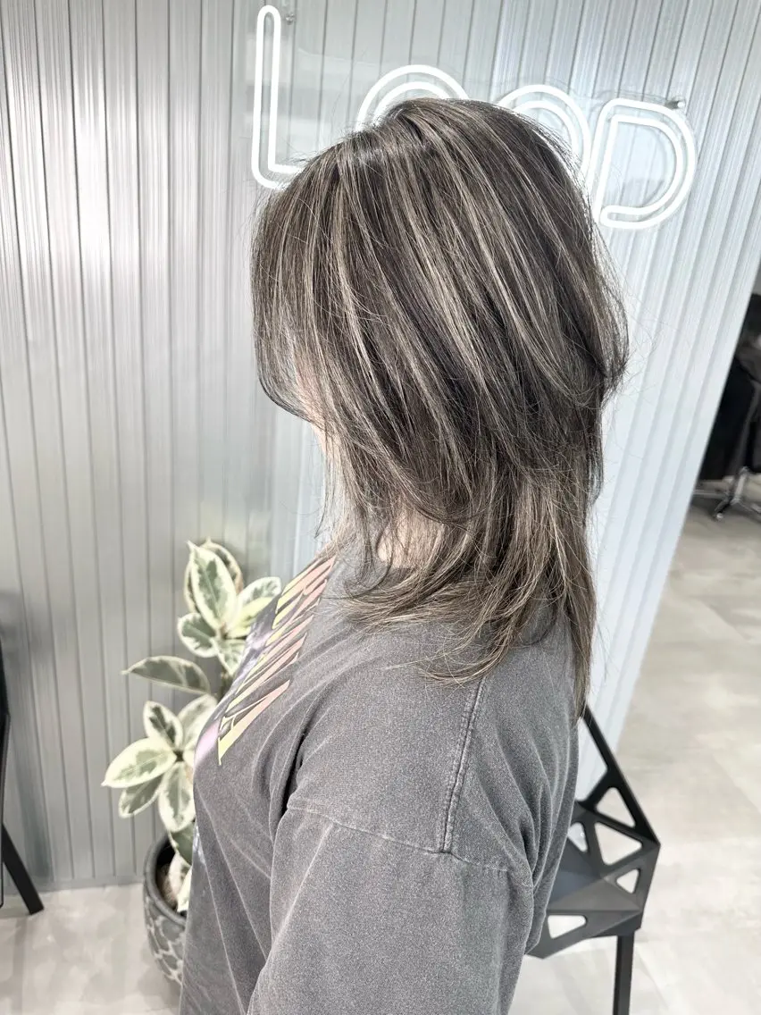 セミロング カラー カット ヘアカラー LOOP hairのヘアスタイル