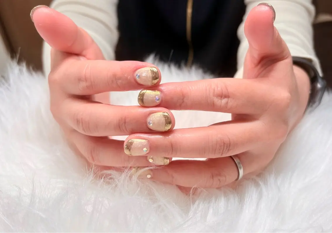 ショート イエローカラー ハンドネイル Nailsalon Dahliaのネイルデザイン