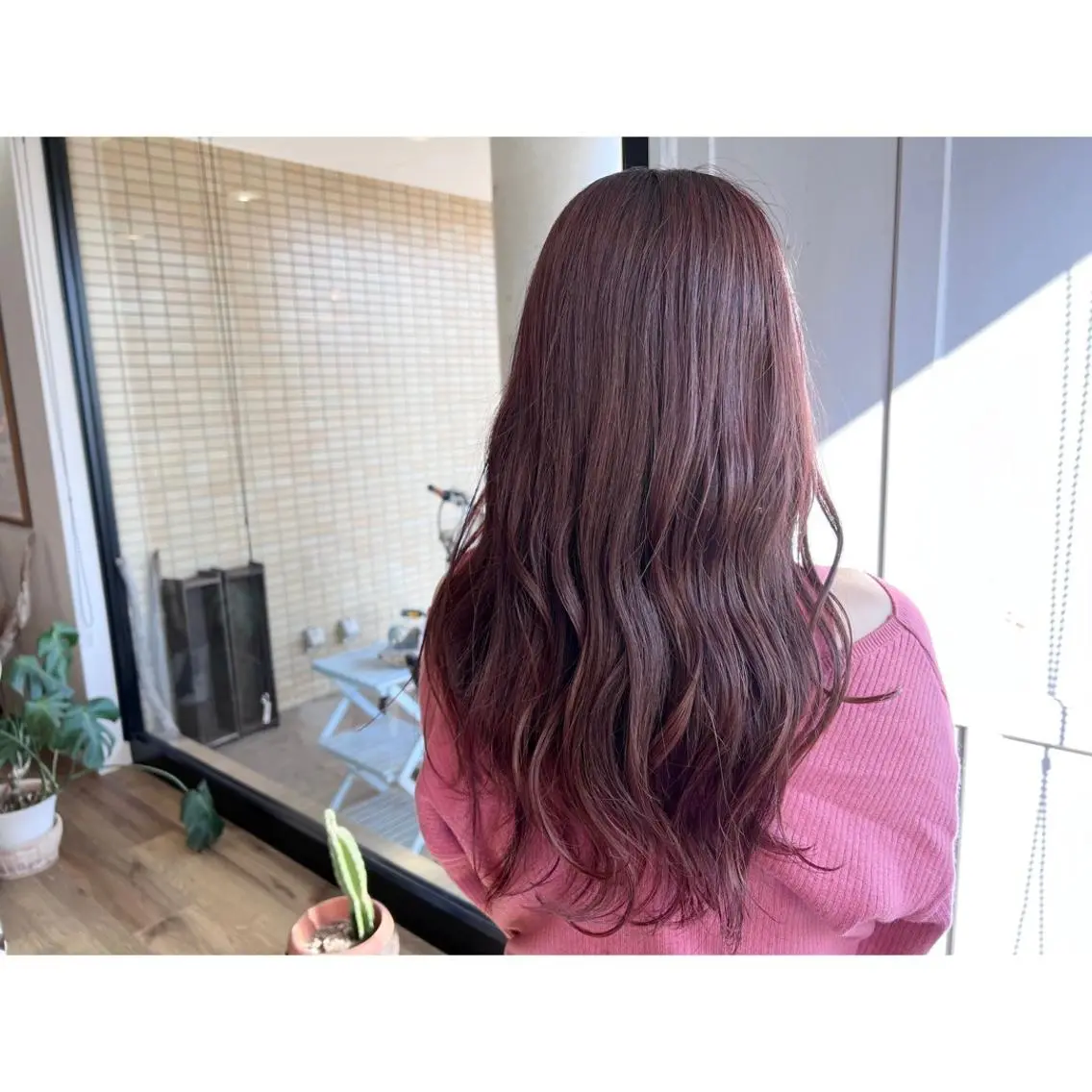 ロング カラー ピンクカラー ヘアカラー トリートメント ツキダテ ユイのヘアスタイル