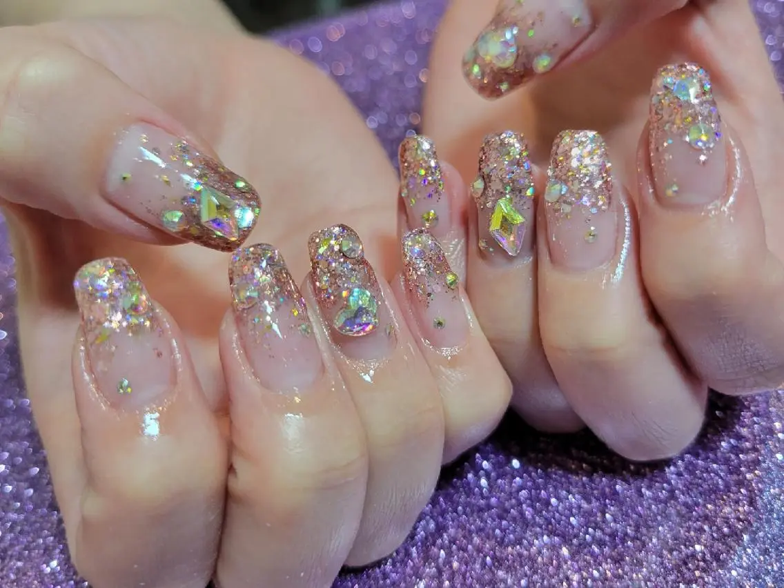ネイル キラキラネイル 💜bora .のネイルデザイン