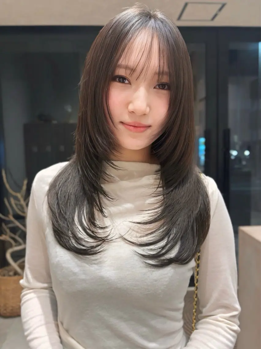 セミロング アッシュ アッシュグレー ヘアカラー トリートメント ECLAT まほのヘアスタイル