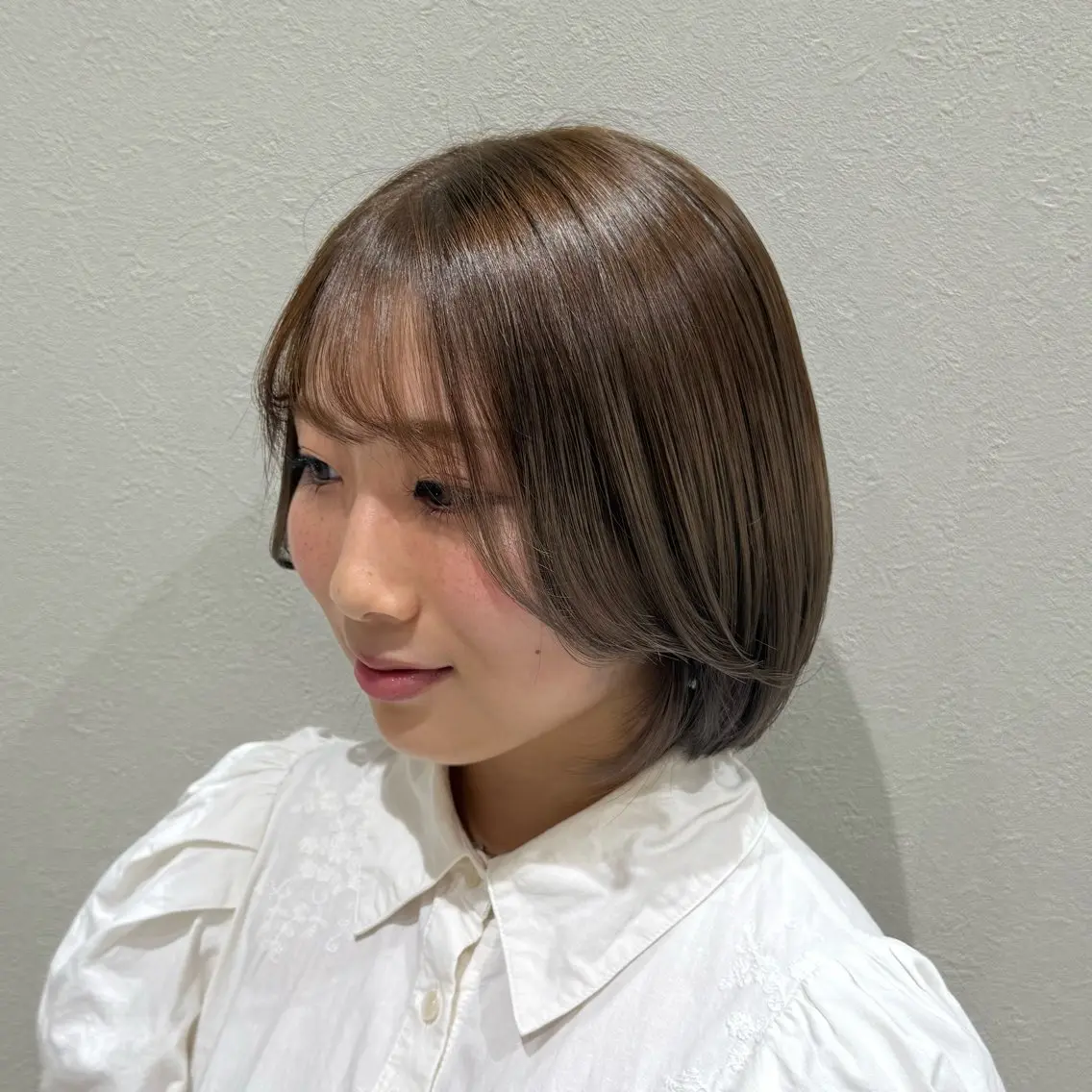 ショート カラー ヘアカラー 韓国レイヤー｜ 透明感カラー｜ココナのヘアスタイル