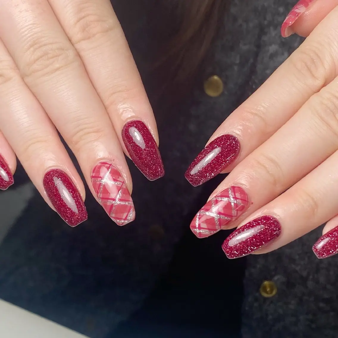 ネイル チークネイル フレンチネイル ジェルネイル ガーリー キラキラネイル ハンドネイル UM Nail Salonのネイルデザイン