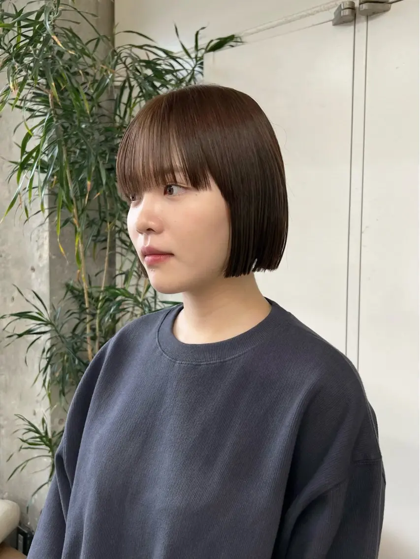 ショート カラー ベージュカラー オリーブベージュ ボブ カット ヘアカラー トリートメント azumi/グレー ジュ/オリーブ/縮毛のヘアスタイル