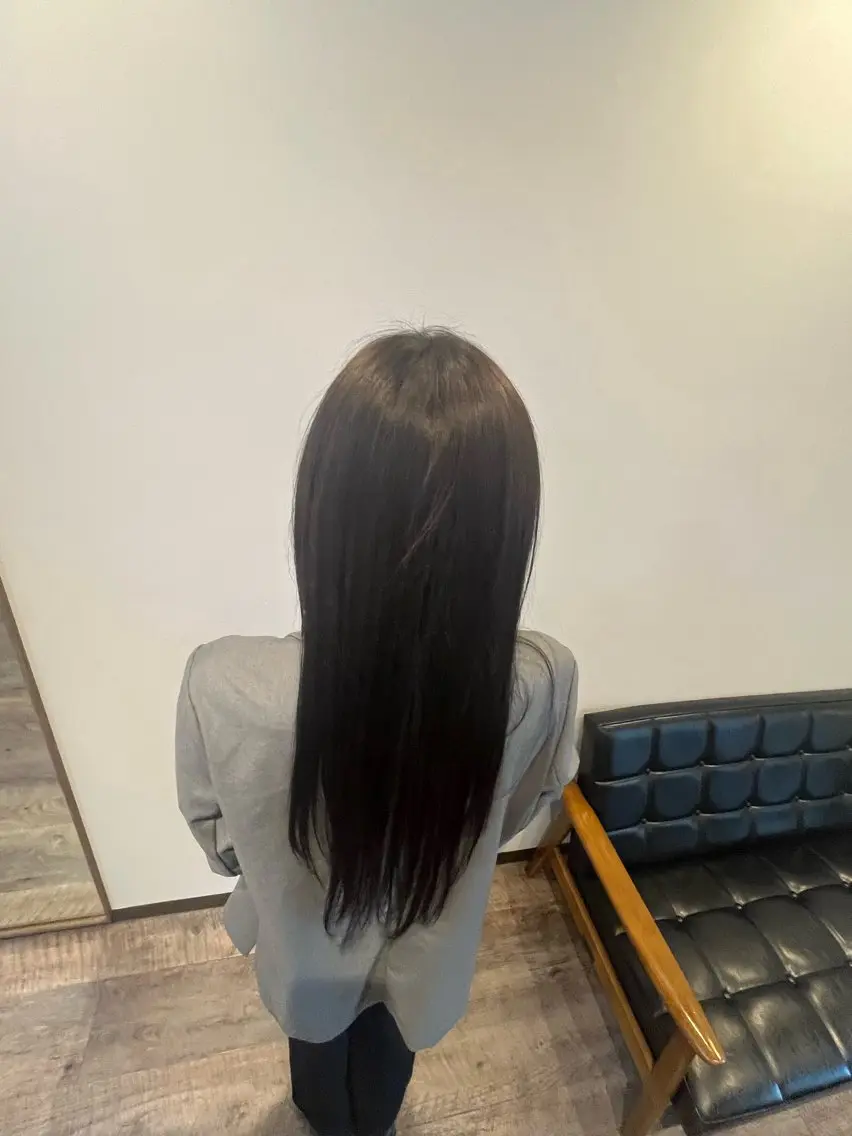 ロング カラー 岡野 玲花のヘアスタイル