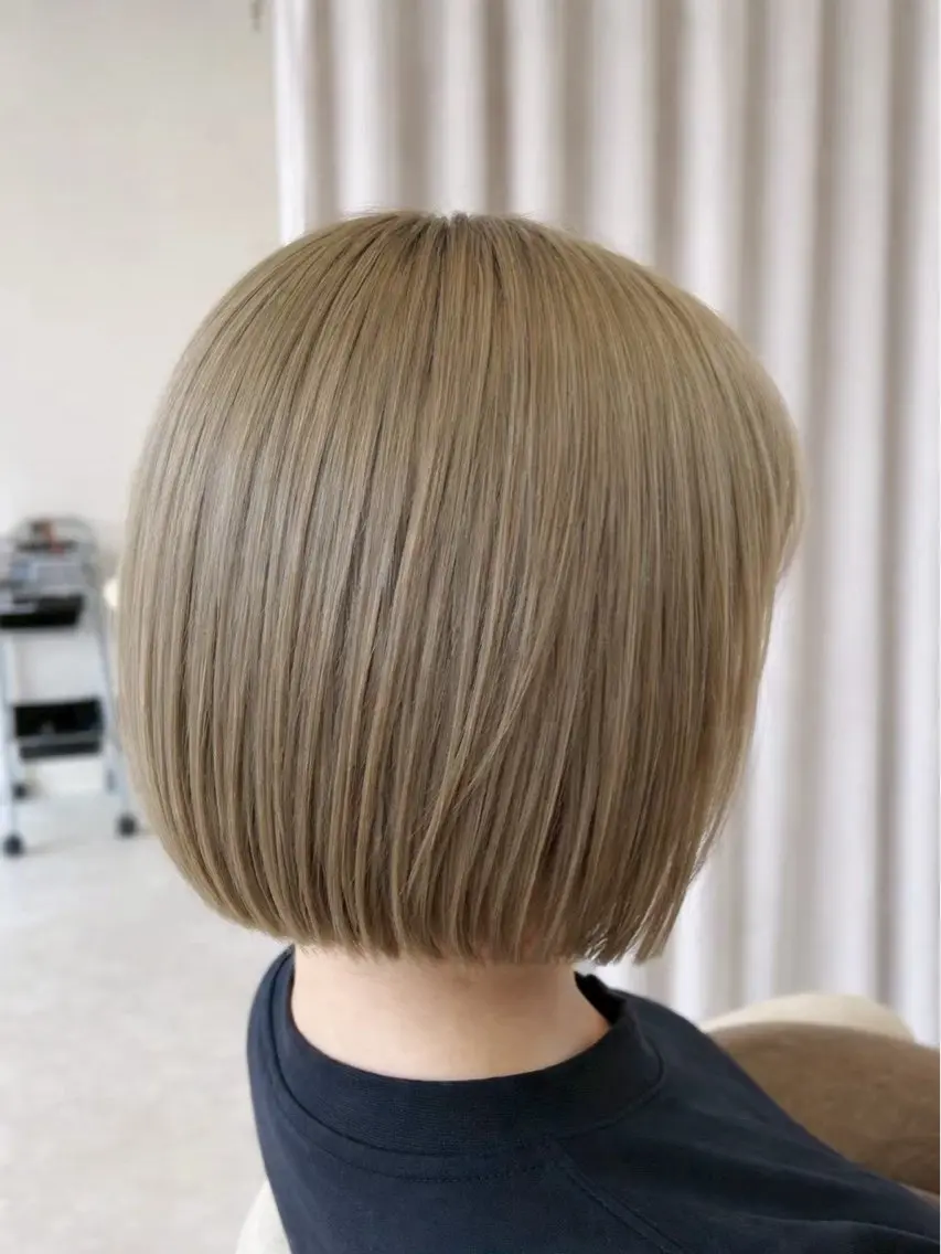 ミディアム カラー 大谷 真央のヘアスタイル