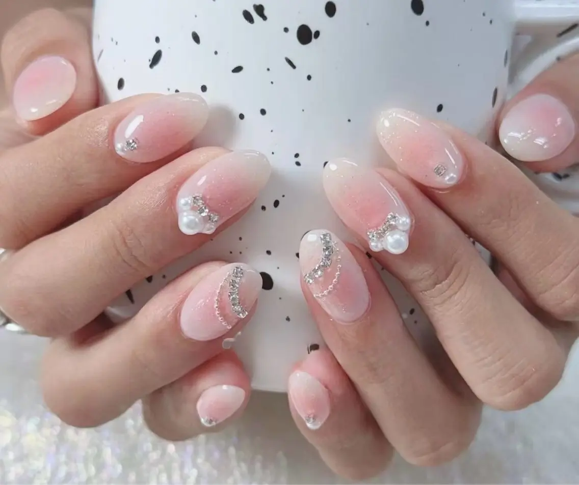 ネイル オーロラネイル べっ甲ネイル チークネイル 成人式 長さ出し ハンドネイル ハンドケア For you. Nail Salonのネイルデザイン
