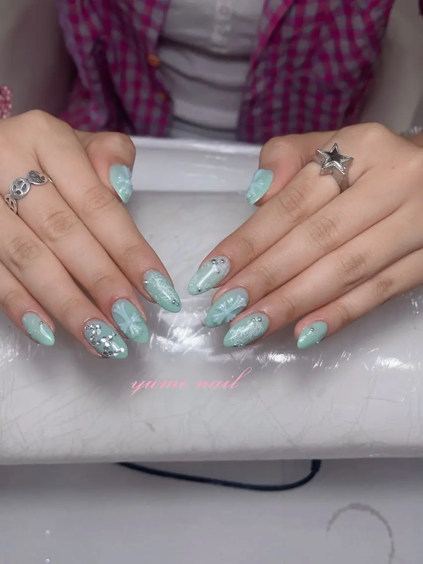ミディアム ヒエン NAILのネイルデザイン