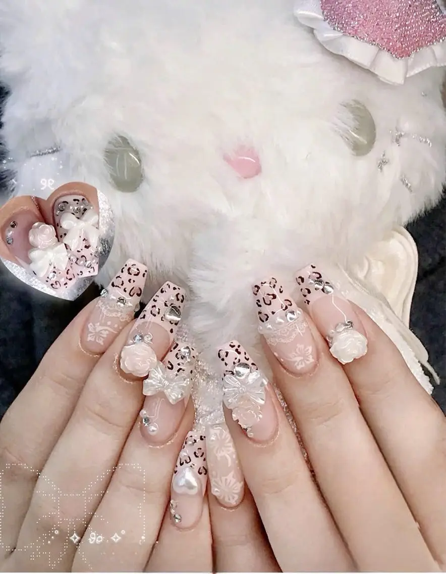 ネイル フレンチネイル キラキラネイル マグネットネイル ミラーネイル ニュアンスネイル ハンドネイル Tira Nailのネイルデザイン