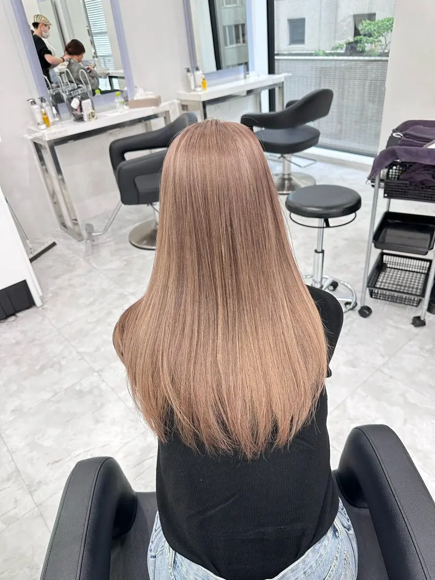 ロング カラー ベージュカラー ブリーチ ミルクティーベージュ ヘアカラー トリートメント ヘッドスパ ヘアセット ブリーチなし特化 美容師💖SAE💖のヘアスタイル