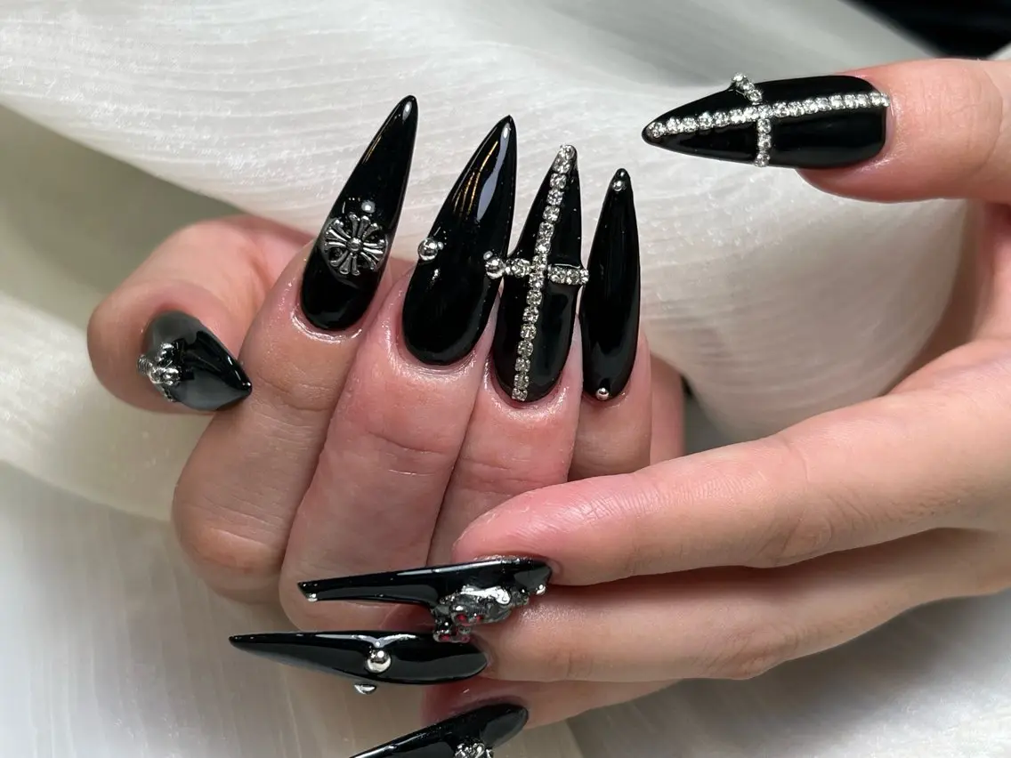 ネイル チークネイル ドット フットネイル フレンチネイル グラデーション MIO NAILのネイルデザイン