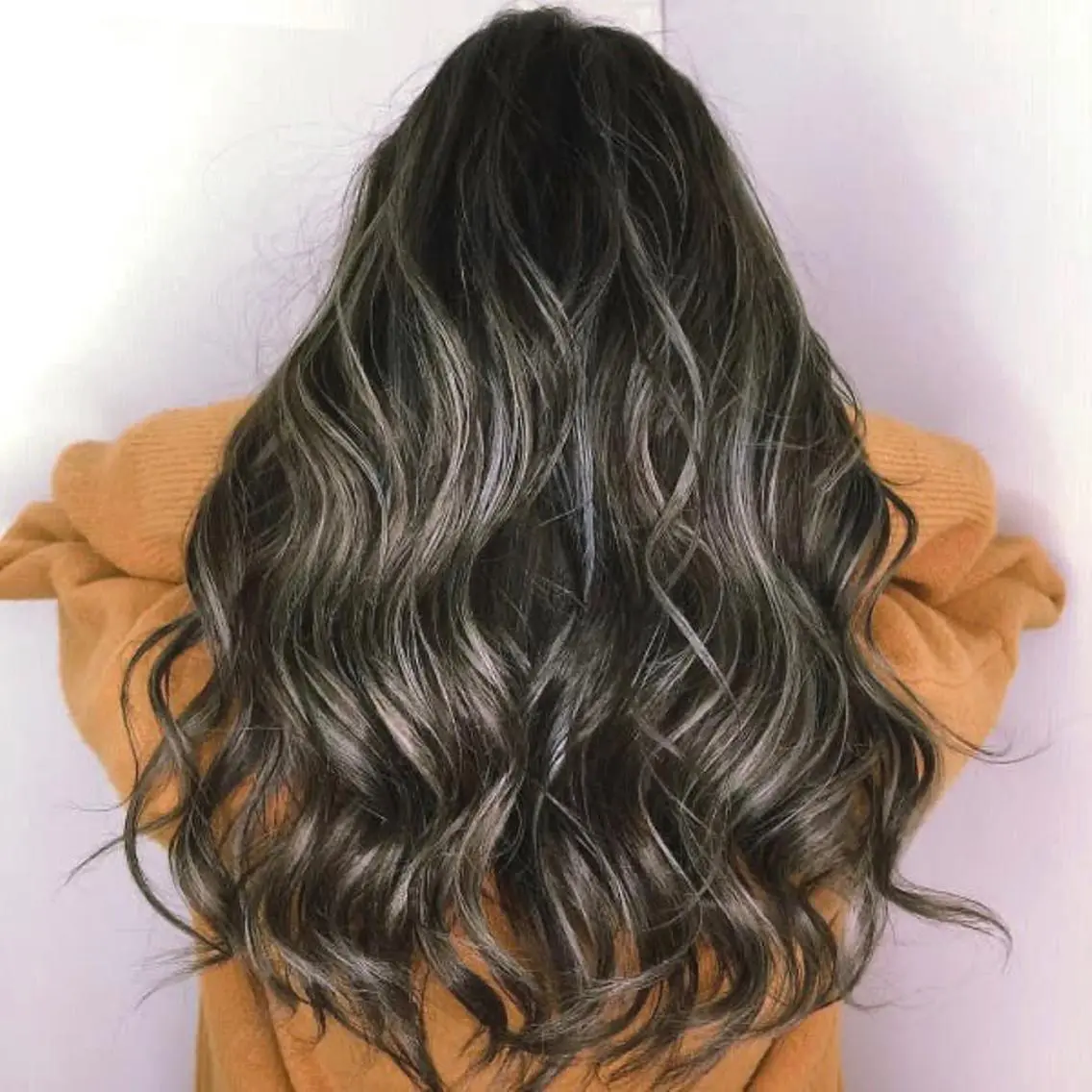 ミディアム カラー ハイライトカラー ハイライト ケア剤オタク×海外 ヘア長谷川裕起のヘアスタイル