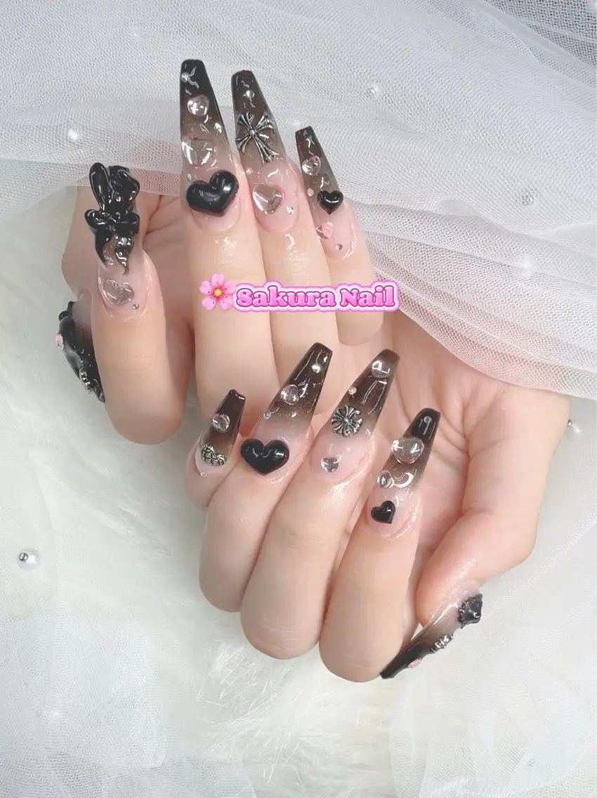 ネイル アートネイル オーロラネイル ボルドー チークネイル フレンチネイル ハンドネイル Sakura Nail Salonのネイルデザイン