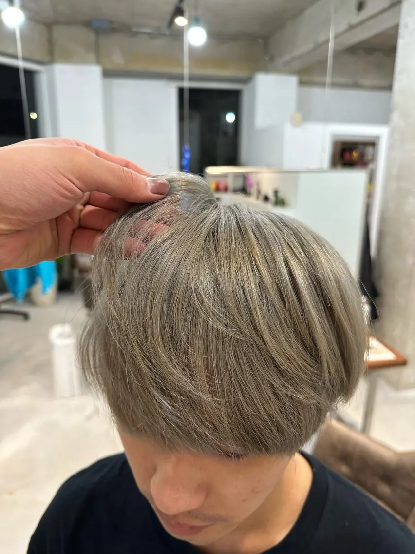 ショート カラー ブリーチ グレージュ カット ヘアカラー カイリ /レイヤーカットのヘアスタイル