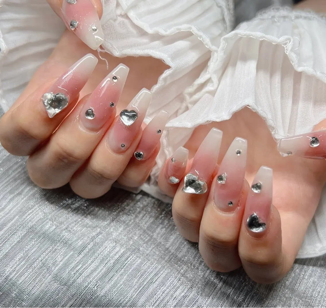 ネイル 長さ出し グラデーション 卒業式 キラキラネイル マグネットネイル ハンドネイル Lee Nailsのネイルデザイン