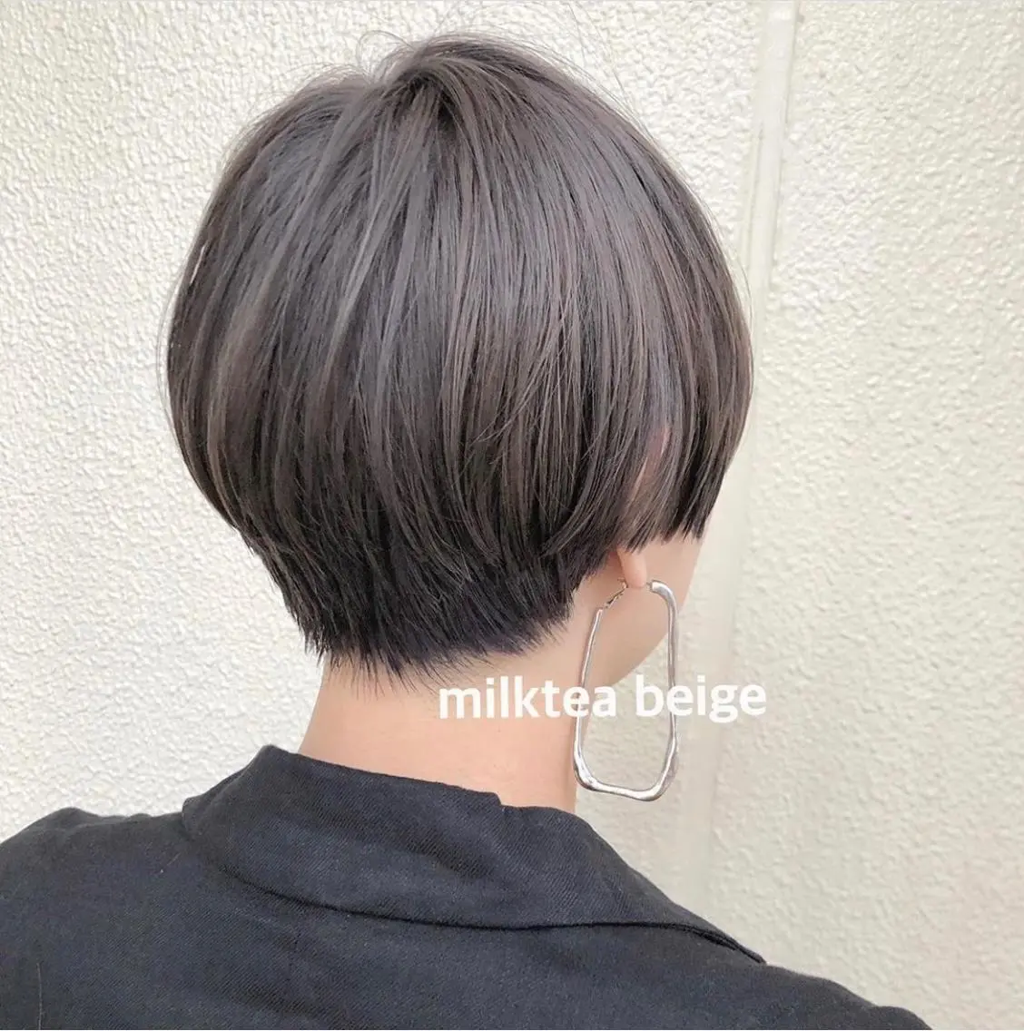 ショート カラー ハイトーンカラー ボブ♡柔らかいカラー 實松栞理のヘアスタイル