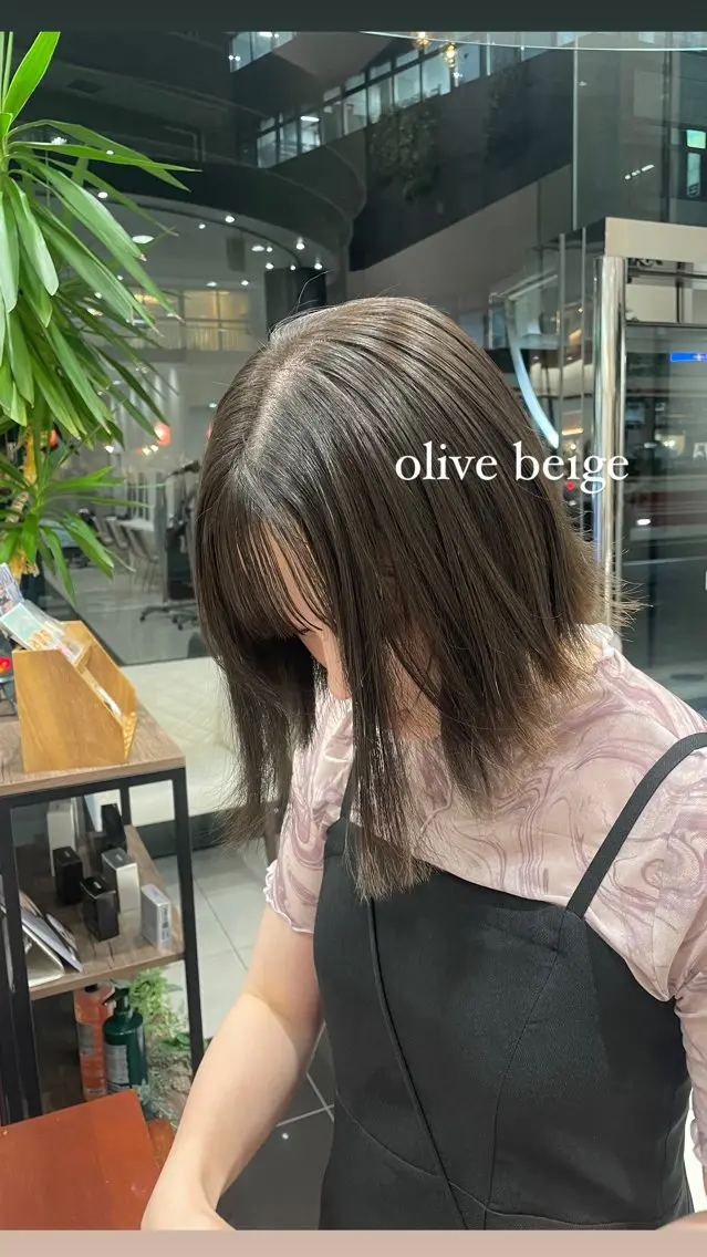カラー BiBi 藪 菜月のヘアスタイル