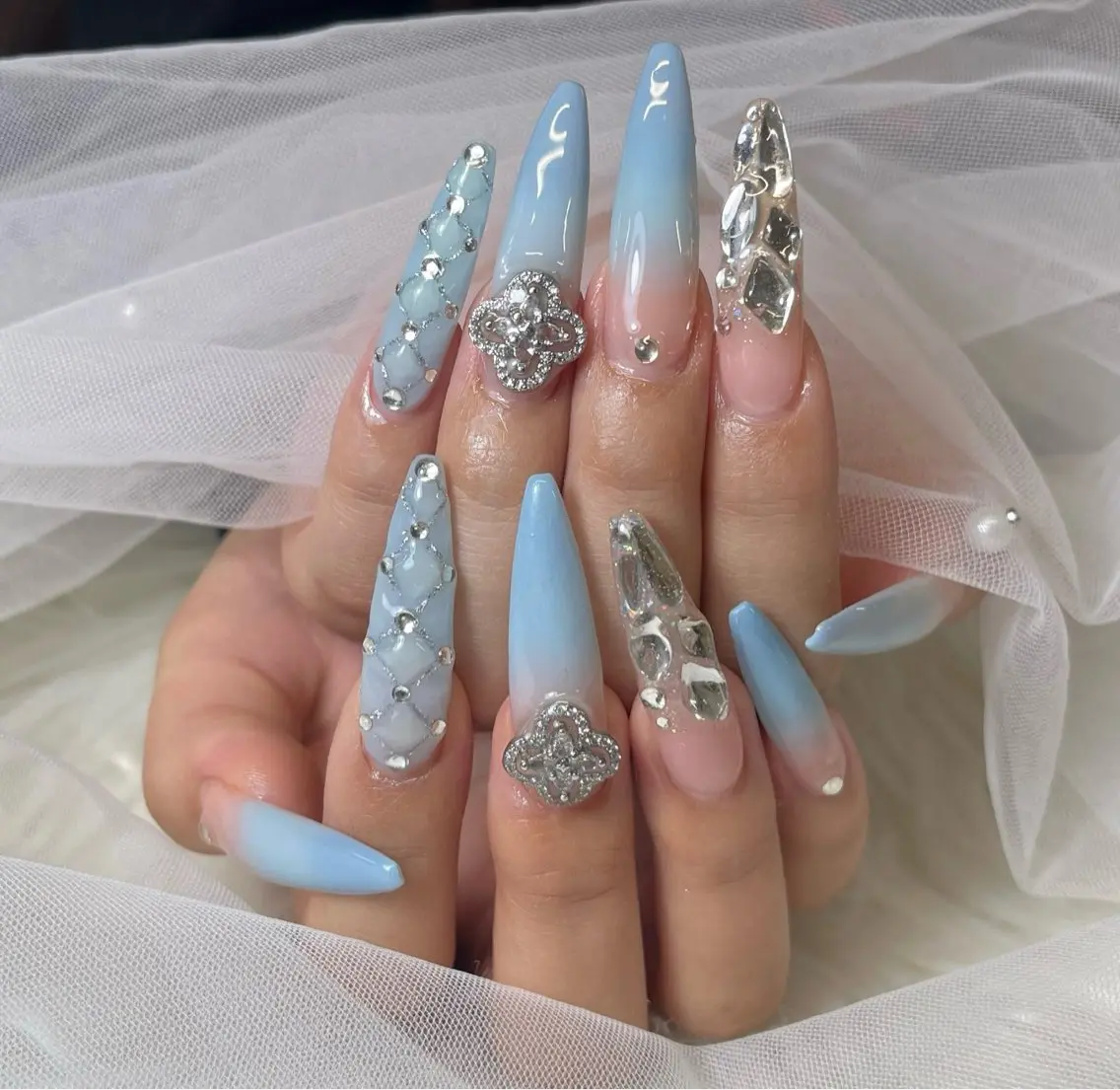 ネイル ハンドネイル NiJi Nailsのネイルデザイン