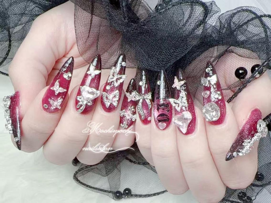 ネイル 長さ出し キラキラネイル 韓国ネイル ロングネイル マグネットネイル ハンドネイル ハンドケア Akira✨ nailのネイルデザイン