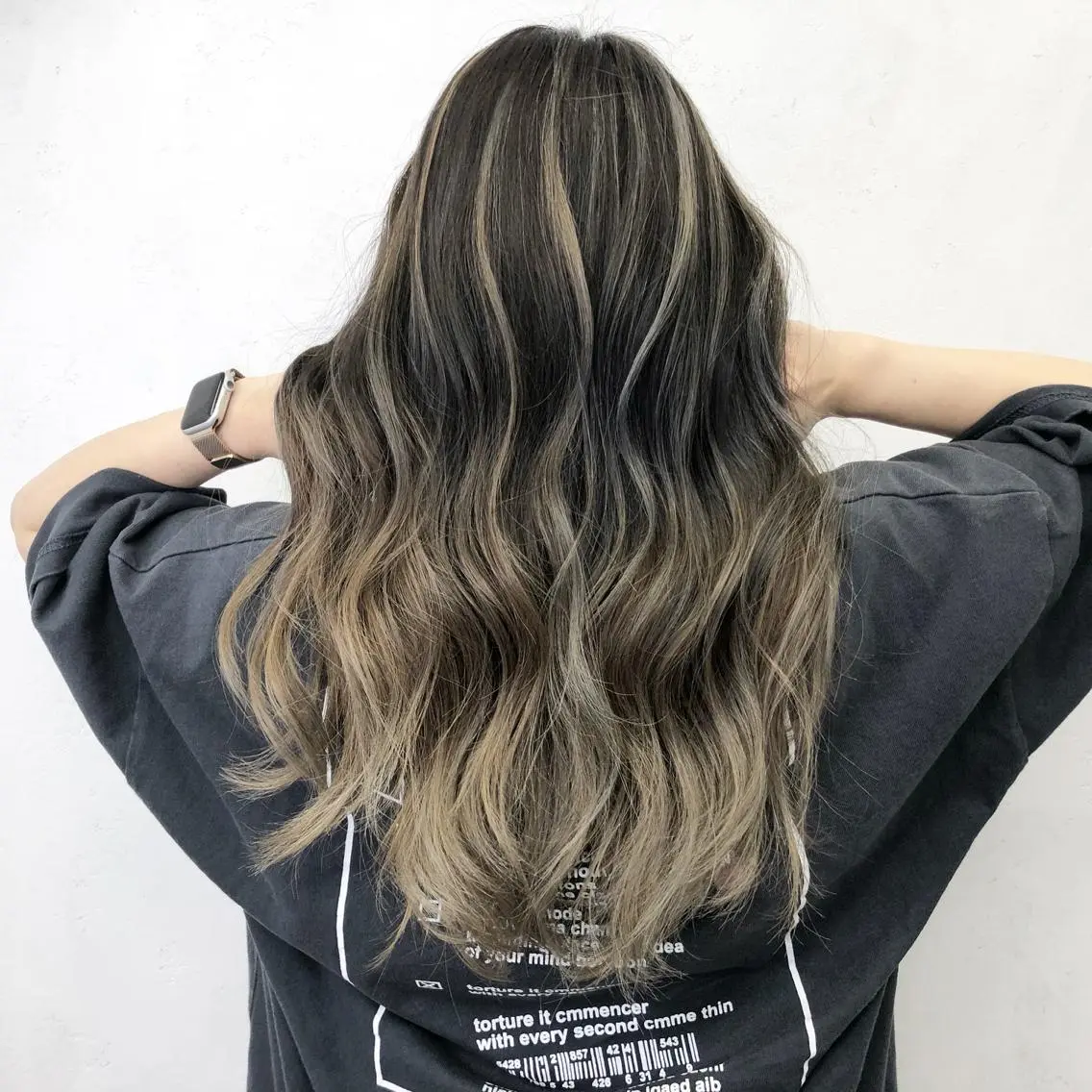 ミディアム カラー バレイヤージュ レイヤーカット タナカ タクヤのヘアスタイル