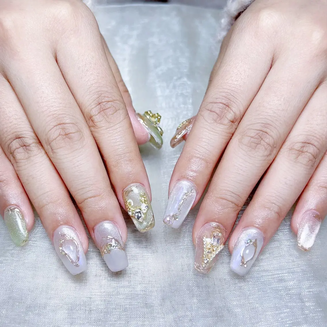 メンズ ネイル メンズ韓国風 アートネイル オーロラネイル ガーリー キラキラネイル ハンドネイル Nail salon 木にいるのネイルデザイン