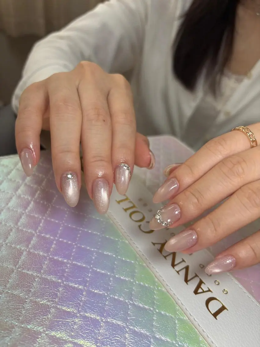 ネイル チークネイル ドット フットネイル フレンチネイル グラデーション ハンドネイル フットネイル HANA 川越東口ネイルサロンのネイルデザイン