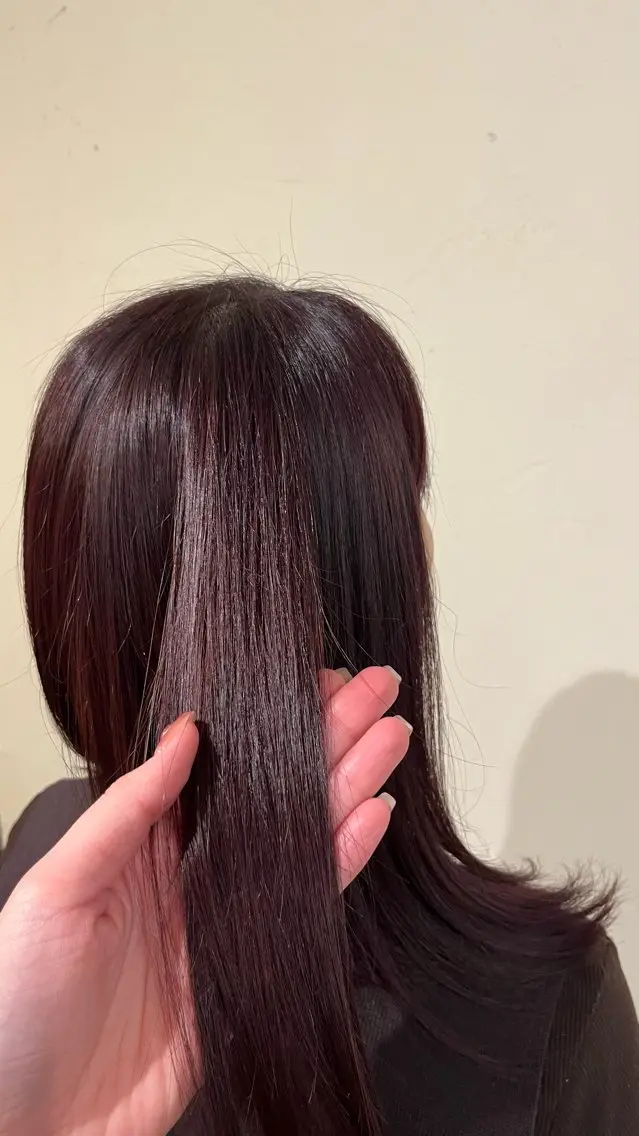 カラー ヘアカラー 山地 花奈のヘアスタイル