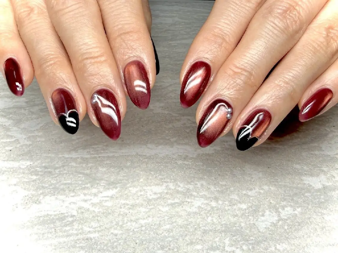 ネイル ボルドー ハート マグネットネイル 赤色 ハンドネイル JULIE NAILのネイルデザイン