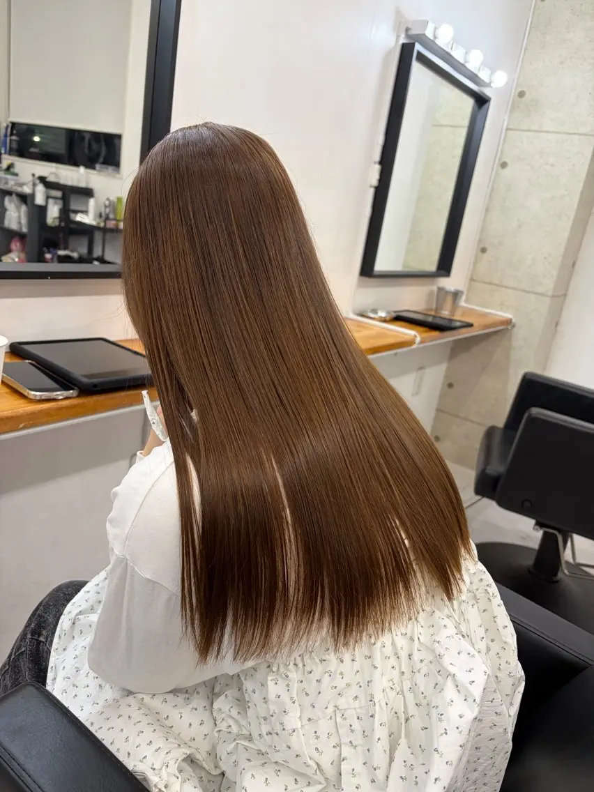 ミディアム カラー ベージュカラー ミルクティーベージュ ヘアカラー トリートメント ダブルカラー メンズパーマ大成のヘアスタイル