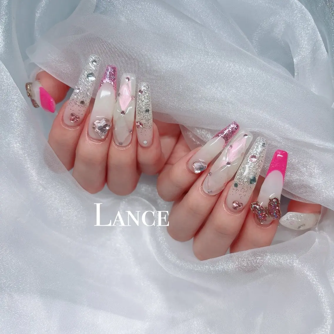 ネイル オーロラネイル フットネイル 氷ネイル・うるうるネイル キラキラネイル 韓国ネイル ハンドネイル Lance nailのネイルデザイン